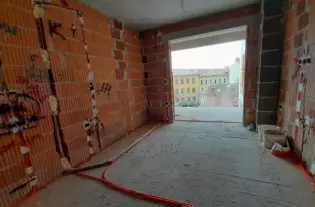 Трехкомнатная квартира под самоотделку в Пуле, Хорватия