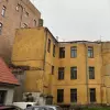Два соединенных между собой здания в Риге, Латвия