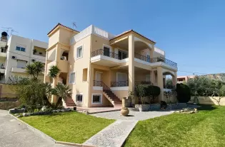 Большая вилла с видом на море на Крите, Греция