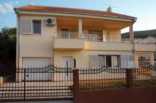 Дом в городе Тивате, Черногория