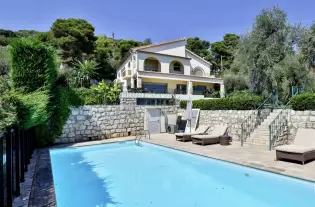 Ухоженный дом 300 кв. метров в Ницце, Франция