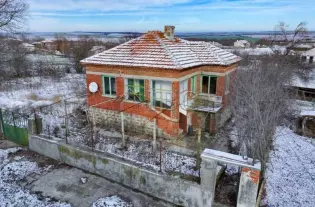 Сельский дом площадью 1280 кв.м. двор, 40 км от Бургаса, Болгария