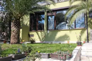 Вилла стремя спальнями в Ораховце