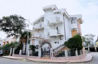 Четырёх этажный дом в Баре