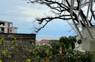 Дом с тремя спальнями в Петроваце