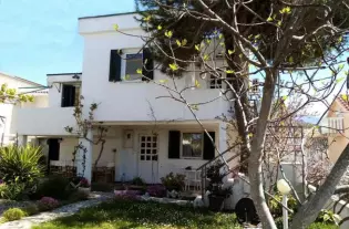 Двух этажный дом на Кримовице