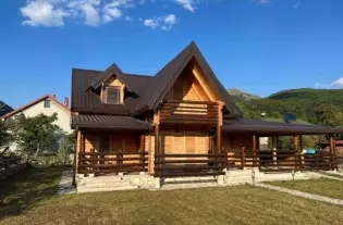 Дом с четырьмя спальнями в Колашине