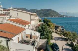 Новый трёх квартирный дом в Херцег Нови