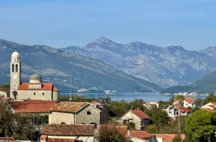 Квартира с двумя спальнями на Луштице