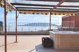 Квартира с тремя спальнями в Бечичи