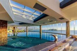 Квартира с тремя спальнями в Будве