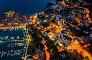 Квартира с двумя спальнями в Будве