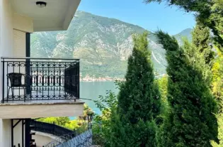 Квартира с одной спальней в Доброте