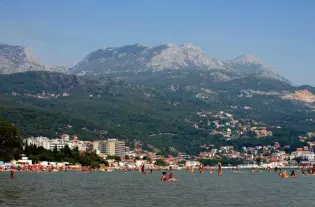 Квартира с тремя спальнями в Каменари