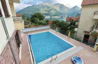 Новая квартира с одной спальней в Каменари