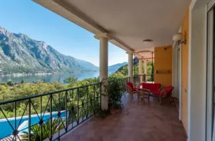 Квартира  с бассейном с двумя спальнями в Ораховце