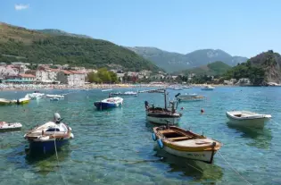 Квартира с тремя спальнями в Петроваце