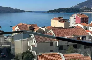 Квартира с тремя спальнями в Рафаиловичи