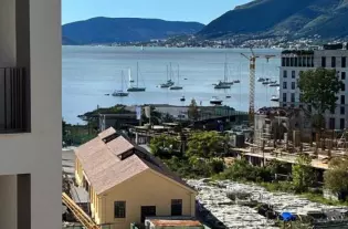 Квартира с одной спальней в Тивате