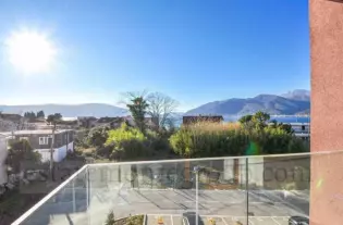 Квартира с двумя спальнями в Тивате