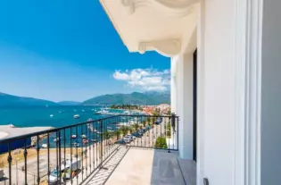 Квартиры в новом комплексе в Тивате