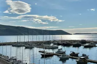 Новая квартира с одной спальней в Кумборе