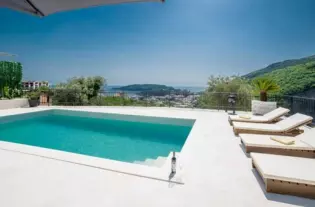 Новая вилла с тремя спальнями в Близи Куче