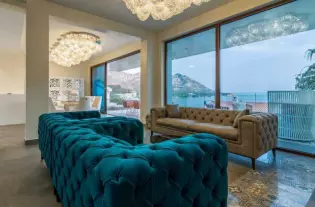 Вилла с бассейном в Близи Куче