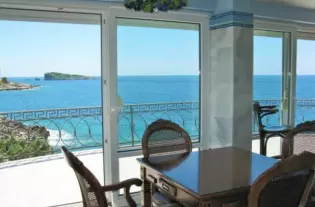 Дом с четырьмя спальнями в Херцег Нови