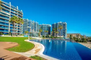 Апартаменты с двумя спальнями на первой линии моря в районе Пунта Прима - BN6102