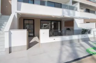 Бунгало на нижнем этаже в городе San Pedro del Pinatar - WHG6636