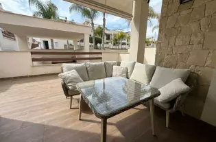 Бунгало в популярном районе Los Balcones в городе Торревьеха - AM6344