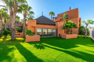 Дом с большим участком в закрытой урбанизации в Ориуэла Коста - EPA5818