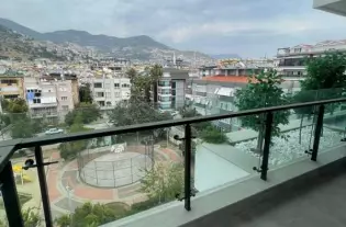 Просторная квартира в центре Алании (32800)