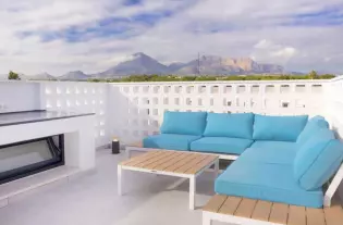 Комфортабельная просторная вилла с бассейном от застройщика в Alfaz del Pi - CT5228