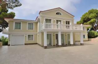 Комфортабельная вилла с видом на море и горы в городе Altea - CR6033