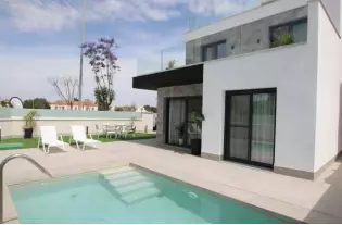 Новая вилла у моря в жилом комплексе в Pilar de la Horadada - ADM6427