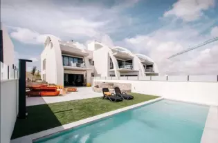 Новое бунгало класса люкс в Сьюдад Кесада - BS4278