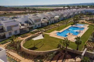 Новое бунгало на нижнем этаже с садом в San Miguel de las Salinas - AA5421