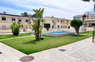 Очаровательная Квартира на Верхнем Этаже с Видом на Гольфполе - SWDF2022