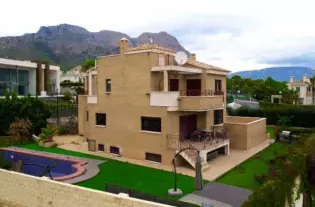 Огромная вилла с красивыми видами в пригороде Бенидорма - 5907