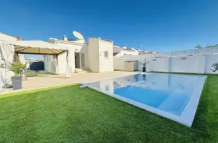 Отремонтированная вилла в СанЛуисе с бассейном барбекю и парковкой - SWDF2013