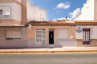 Просторный таунхаус в один этаж в городе Торревьеха - HSI6114