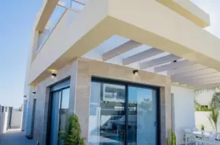 Роскошные виллы в Los Montesinos с видом на озера - 400099