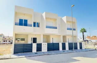 Современная вилла с бассейном недалеко от центра ПиларделаОрадада - SWDF1963