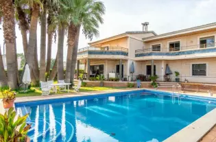 Вилла в эксклюзивной урбанизации в Деэса де Кампоамор - BN4881