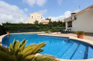 Вилла в средиземноморском стиле в городе Деэса де Кампоамор - UD4683