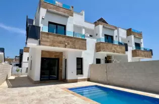 Впечатляющая вилла с видом на море и горы в Полопе, готова для проживания - 403706