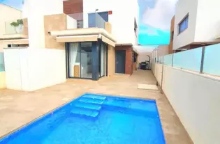 Золотая возможность! 3-комнатная полностью меблированная и оборудованная половина виллы на продажу в Сан-Педро-дель-Пинатар н - SWDF1623