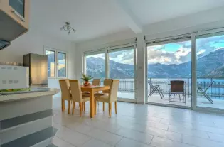 Вилла с шестью спальнями в Костанице